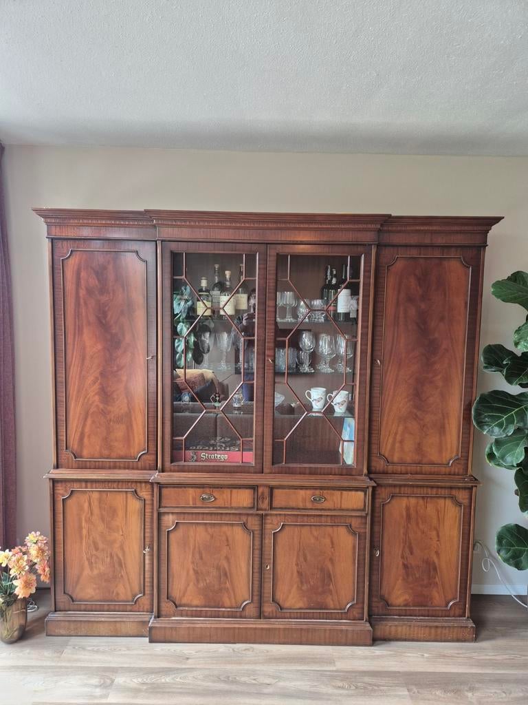 Heldense kast, Ophalen, Gebruikt, Met deur(en), 200 cm of meer