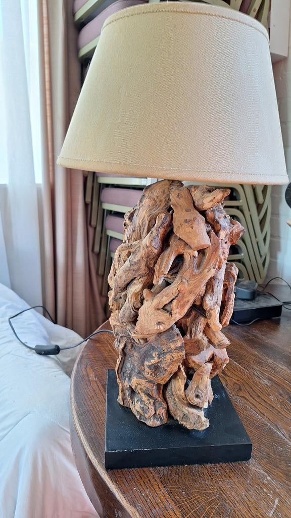 Lamp op houten sier voet., Ophalen, 50 tot 75 cm