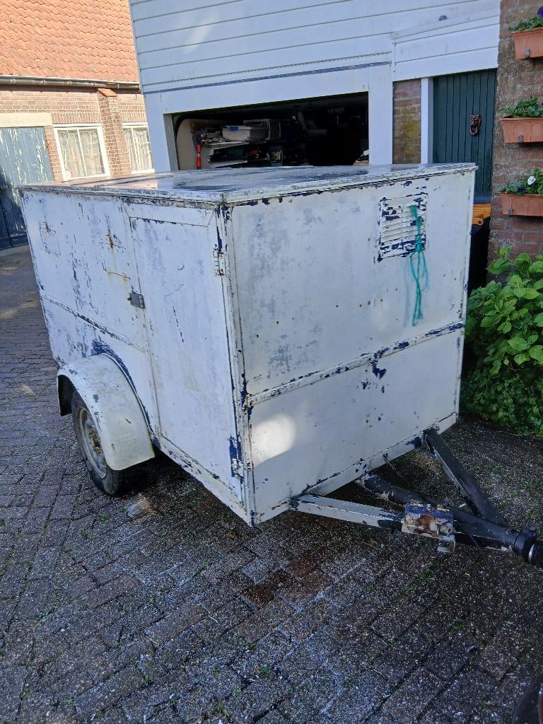 GESLOTEN AANHANGER, Ophalen, Gebruikt