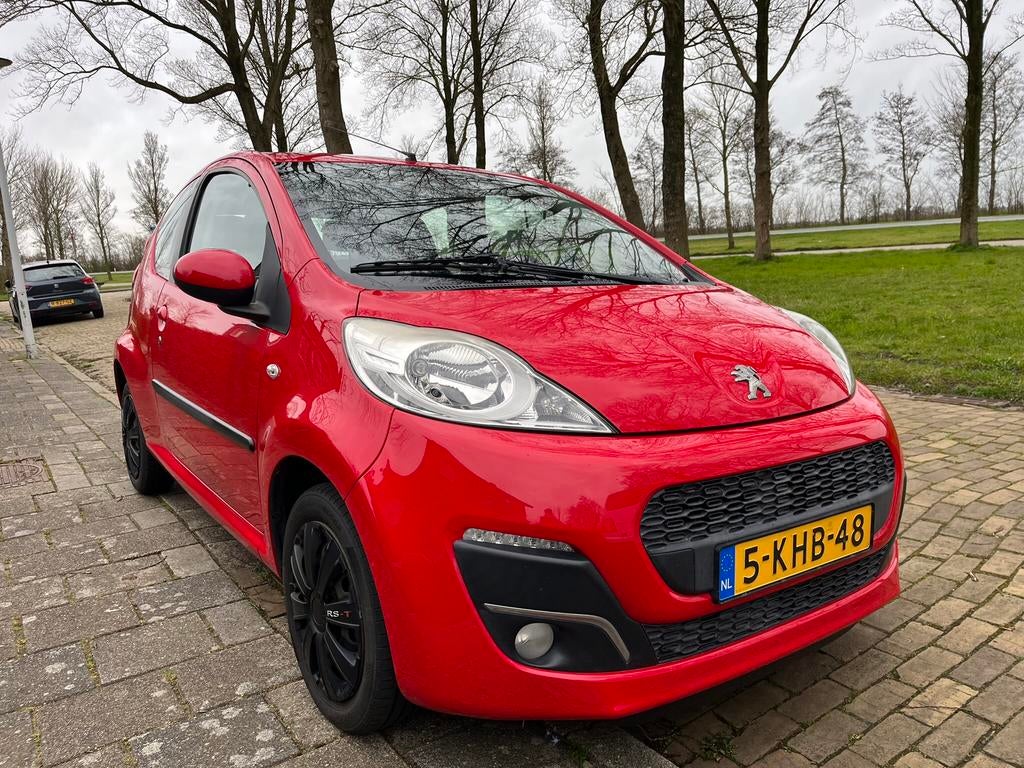 Peugeot 107 1.0 12v E vti Active 2013!, Auto's, Peugeot, Voorwielaandrijving, Stof, Zwart, Bedrijf