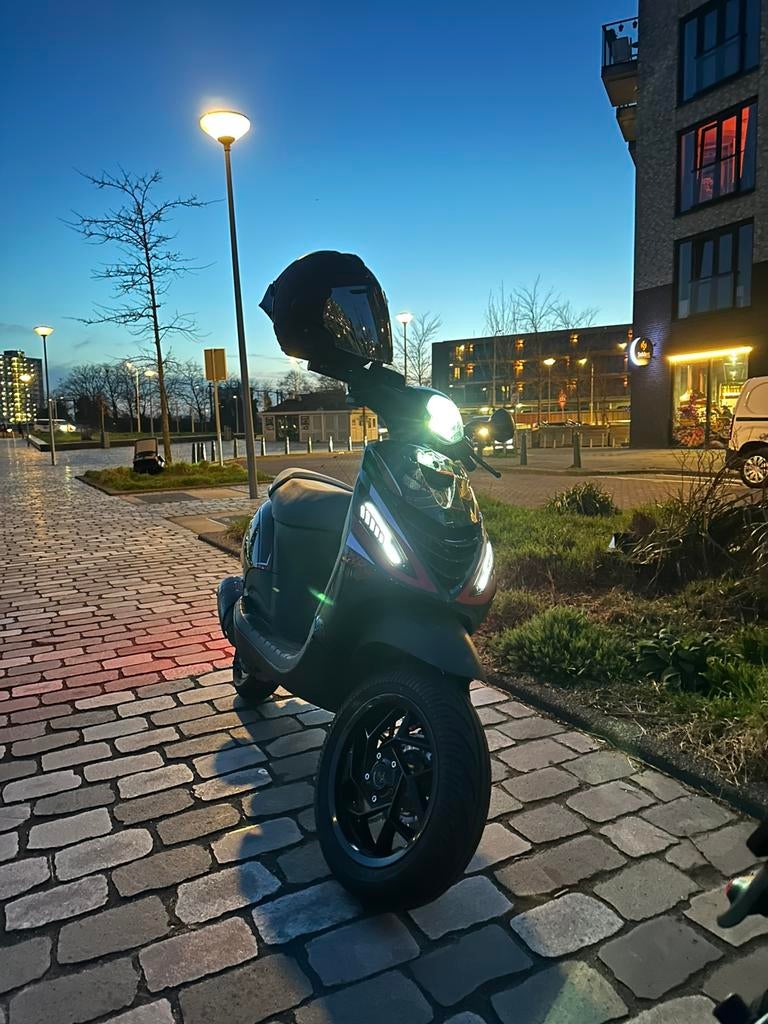 Piaggio zip 70cc, Fietsen en Brommers, Scooters | Piaggio, Verzenden, Zo goed als nieuw, Tweetakt, Zip