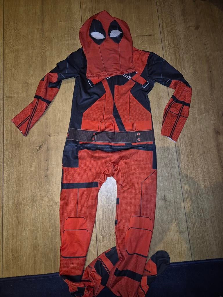 Deadpool pak verkleed kleren carnaval leeftijd +-8jaar, Ophalen of Verzenden