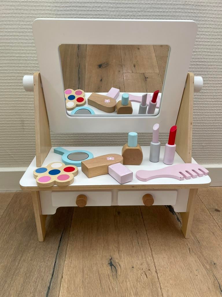 Houten speelgoedkaptafeltje Petite Amélie, Ophalen of Verzenden, Zo goed als nieuw, Meubelstuk of Keukentje