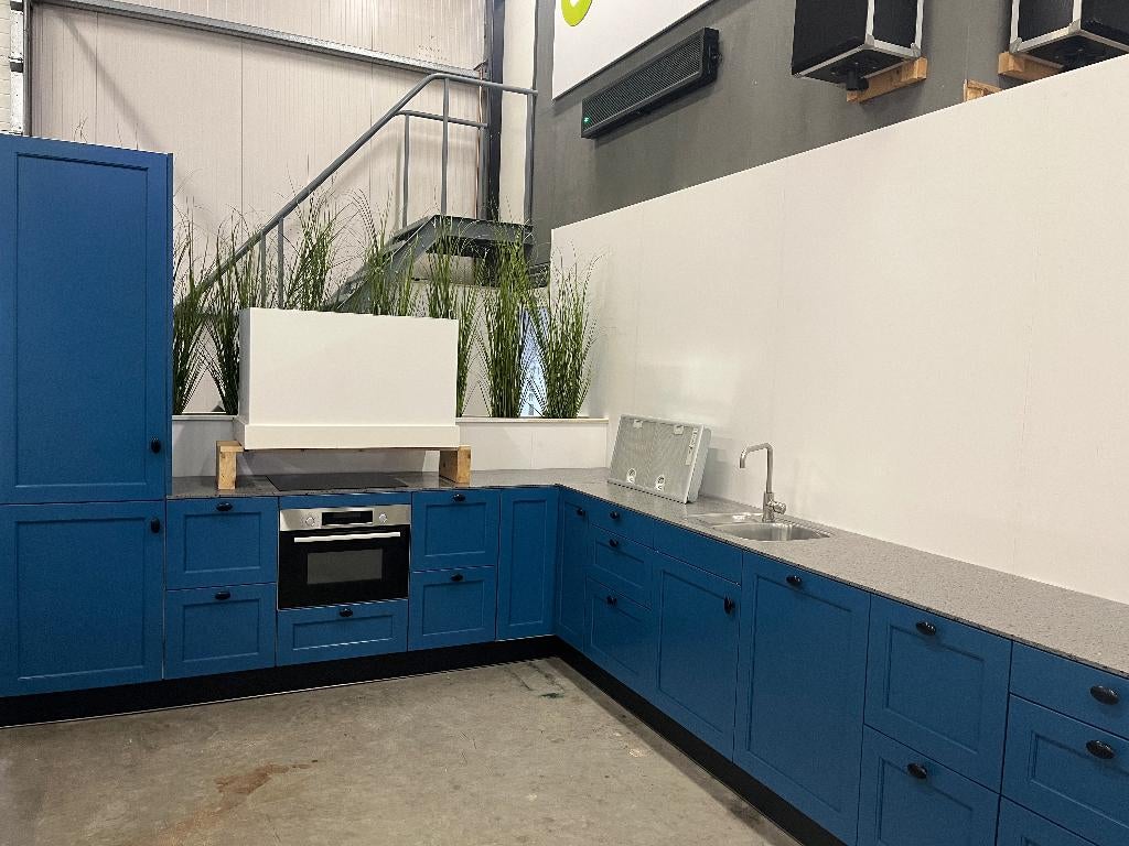 Landelijke blauwe hoekkeuken !! Volop keus keukens !!, Huis en Inrichting, Keuken | Keukenelementen, Ophalen, Gebruikt, 200 cm of meer