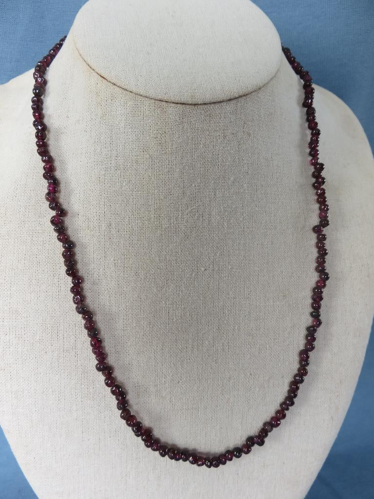 Hals ketting van granaat steen - 20e eeuw, Sieraden, Tassen en Uiterlijk, Kettingen, Ophalen of Verzenden, Zo goed als nieuw, Rood