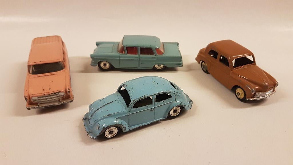 2 Dinky Toys Hillman, Nash Rambler., Ophalen of Verzenden, Zo goed als nieuw, Auto, Overige merken
