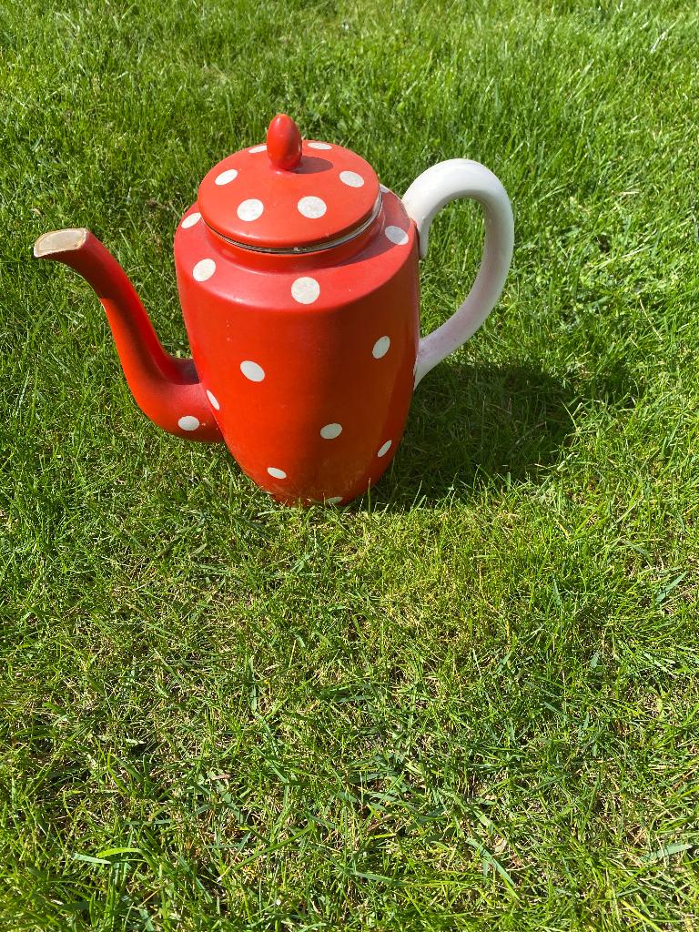 Theepot rood met witte stippen, brocante, Ophalen, Gebruikt, Overige typen, Overige stijlen