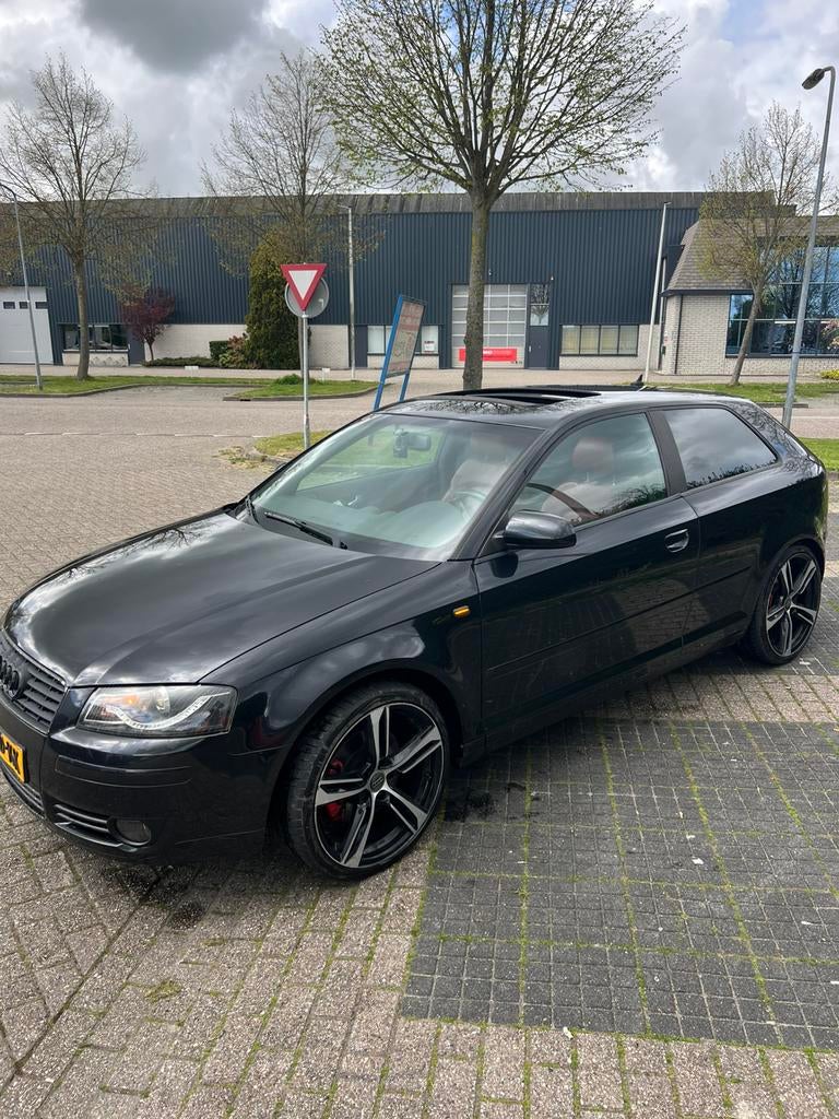 Audi A3 2.0 147KW AUT 3D 2005 Zwart, Auto's, Audi, 1345 kg, 4 cilinders, 1984 cc, 287 pk
