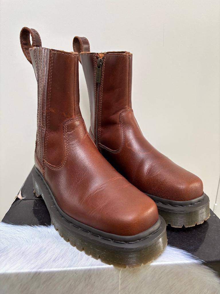 Dr martens schoenen, Bruin, Lage of Enkellaarzen, Ophalen of Verzenden, Dr. Martens