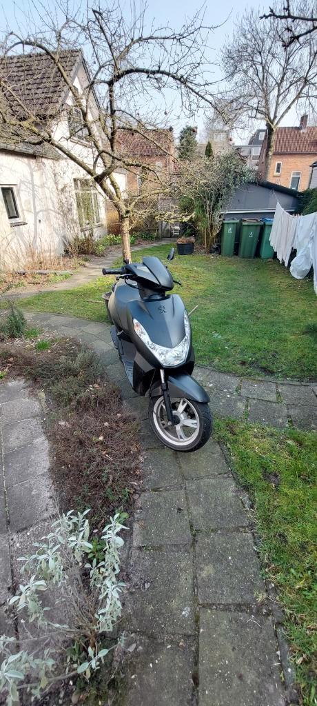 Peugeot Kisbee 2011, Fietsen en Brommers, Brommers | Peugeot, Gebruikt, Overige modellen, Maximaal 45 km/u, Ophalen