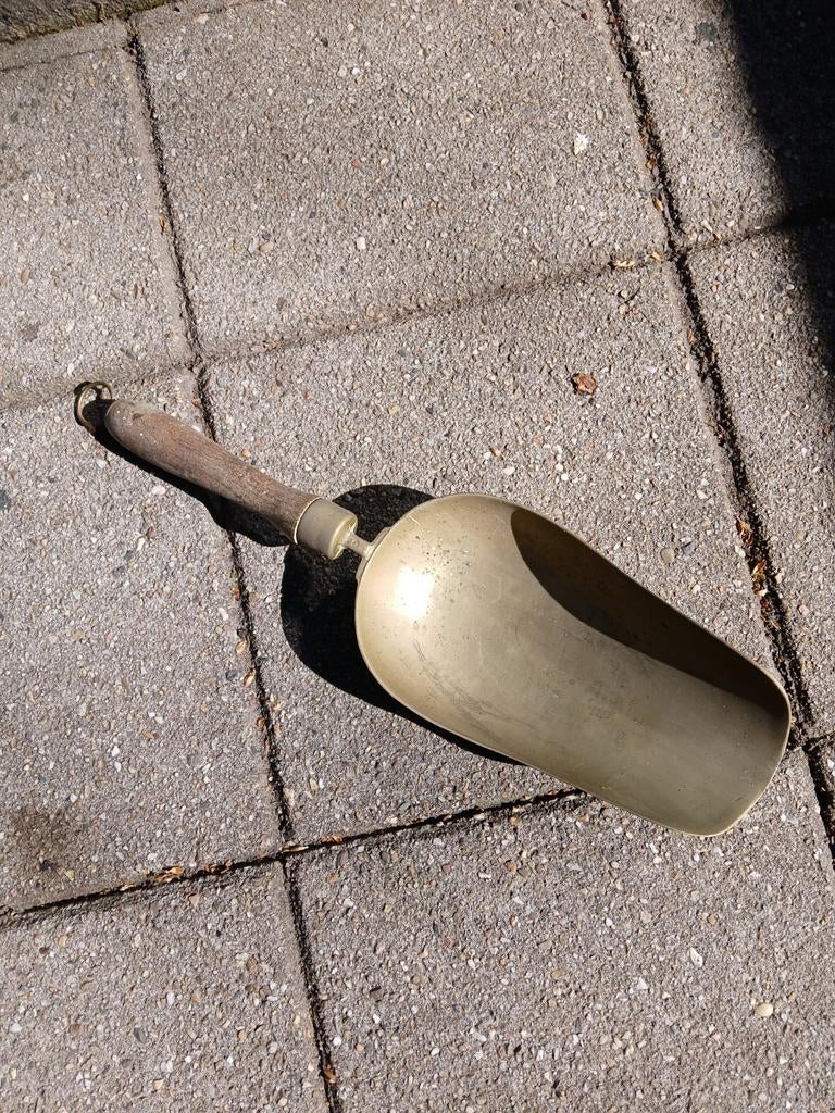 Antieke koperen schep met houten handvat, Ophalen