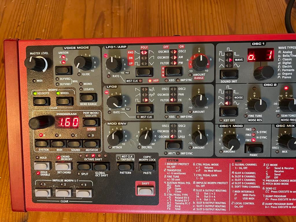 Nord Lead 4R Performance Synthesizer, Muziek en Instrumenten, Synthesizers, Overige aantallen, Zo goed als nieuw, Met midi-aansluiting