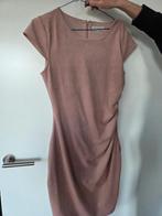 Guess lichtroze suedeine jurk Medium, Maat 38/40 (M), Guess, Ophalen of Verzenden, Zo goed als nieuw