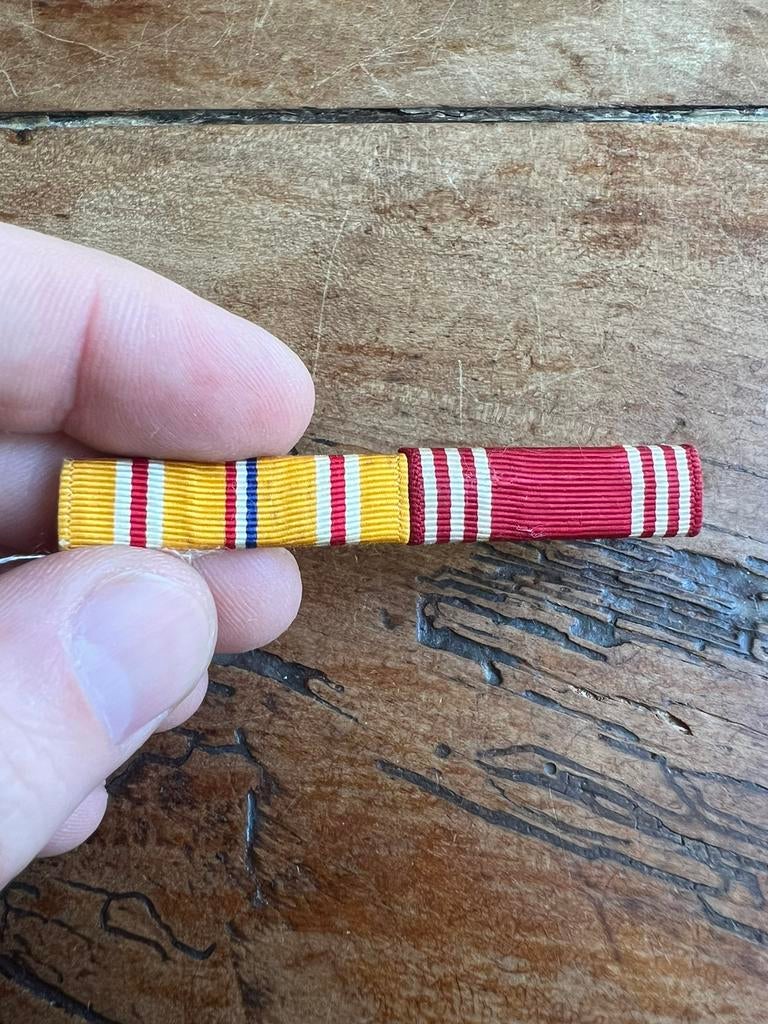 WO2 Amerikaans ribbon bar baton pinback good conduct pacific, Amerika, Ophalen of Verzenden, Embleem of Badge