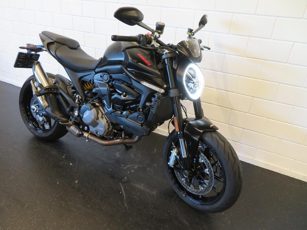 Ducati MONSTER 937 + 950 BLACK EDITION! (bj 2021), 950 cc, Bedrijf, Naked bike