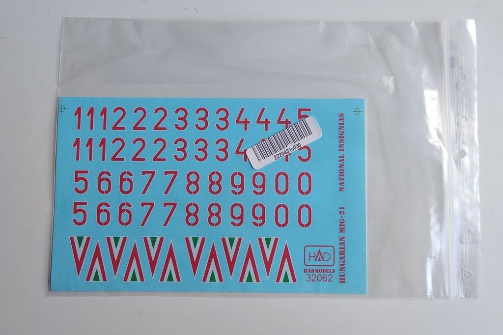 1:32 Decals - Hungarian National insignias and numbers, Hobby en Vrije tijd, Modelbouw | Overige, Nieuw, 1:32 tot 1:50, Ophalen of Verzenden