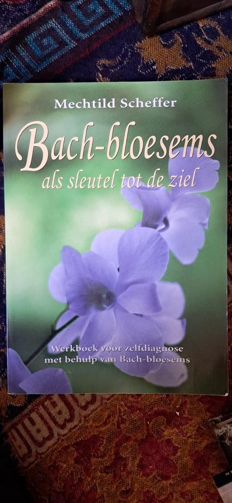 Bach-bloesems als sleutel tot de ziel - Mechthild Scheffer, Ophalen of Verzenden, Zo goed als nieuw, Kruiden en Alternatief, Mechthild Scheffer