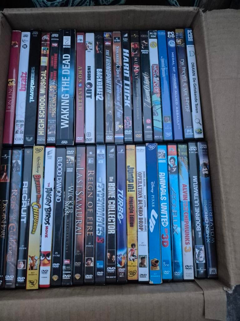 Te koop ongeveer 500 dvd's, Alle leeftijden, Ophalen, Zo goed als nieuw