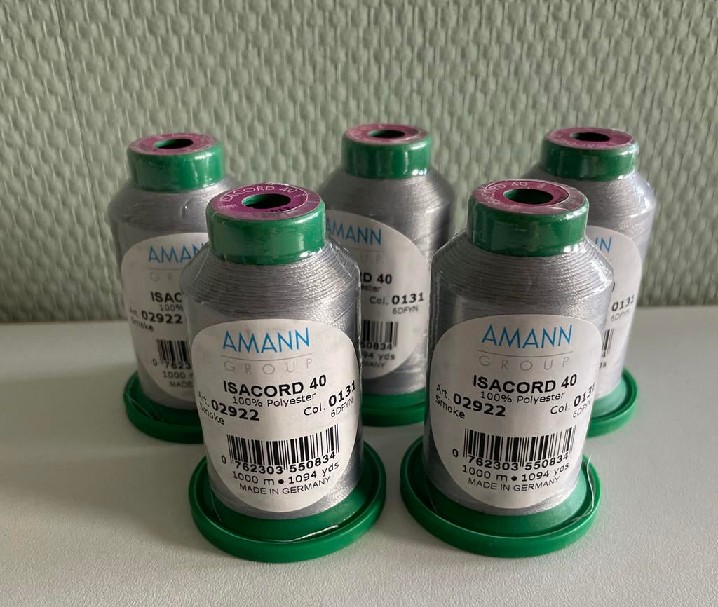 1 klos Amann Isacord borduurgaren Smoke 0131, Ophalen of Verzenden, Nieuw, Machineborduren, Borduurgaren of Zijde