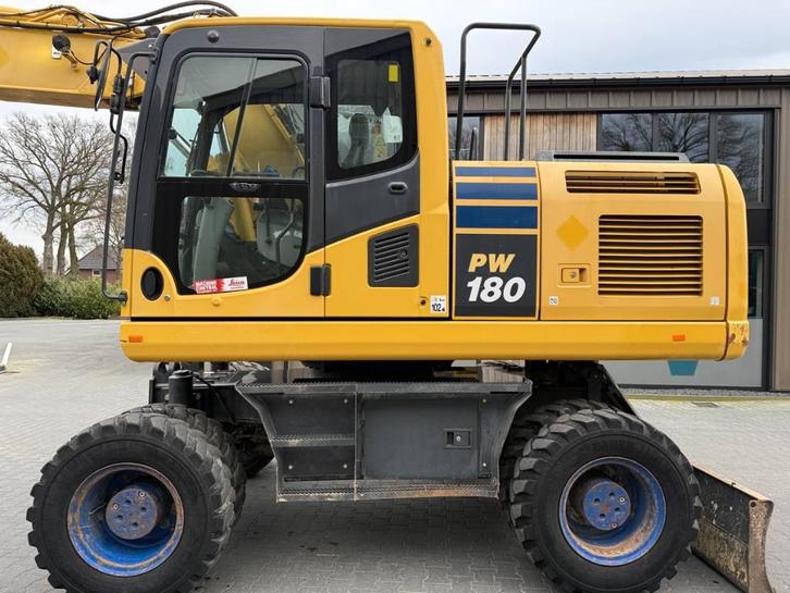 Komatsu PW 180-10 (bj 2018), Zakelijke goederen, Machines en Bouw | Kranen en Graafmachines, Graafmachine