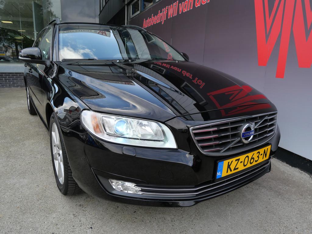 Volvo V70 2.0 T4 POLAR+ | LEER | XENON | TREKHAAK | RIEM V.V, 1556 kg, Gebruikt, 1969 cc, Zwart