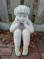 Beton zittend meisje, Tuin en Terras, Tuinbeelden, Ophalen of Verzenden, Beton, Mensenbeeld