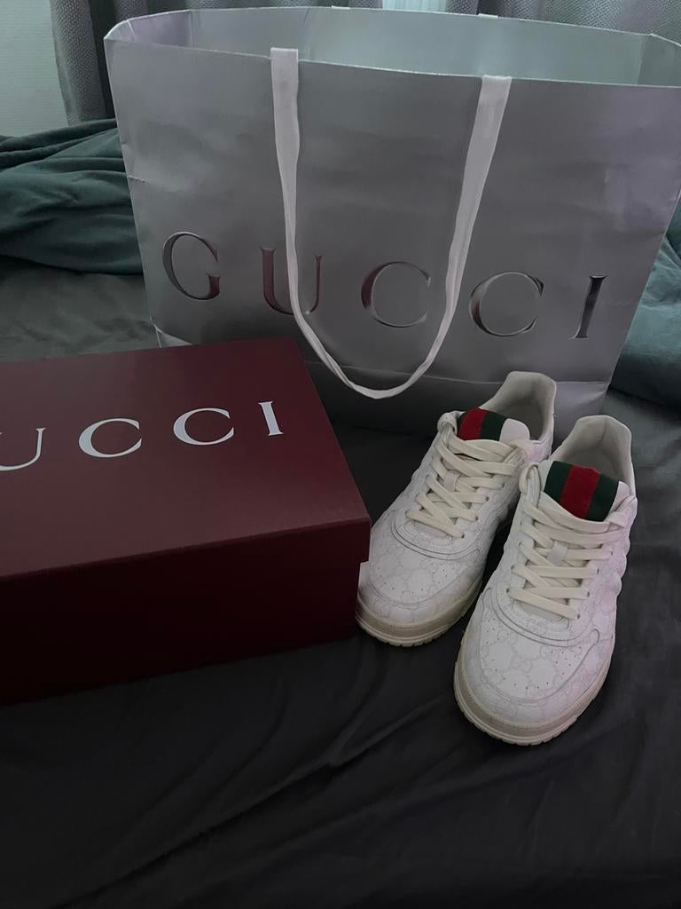 Gucci schoenen wit, Ophalen of Verzenden, Zo goed als nieuw, Zwart