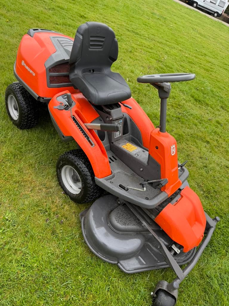 Husqvarna Rider 320 AWD, Ophalen of Verzenden, Zo goed als nieuw, Mulchfunctie