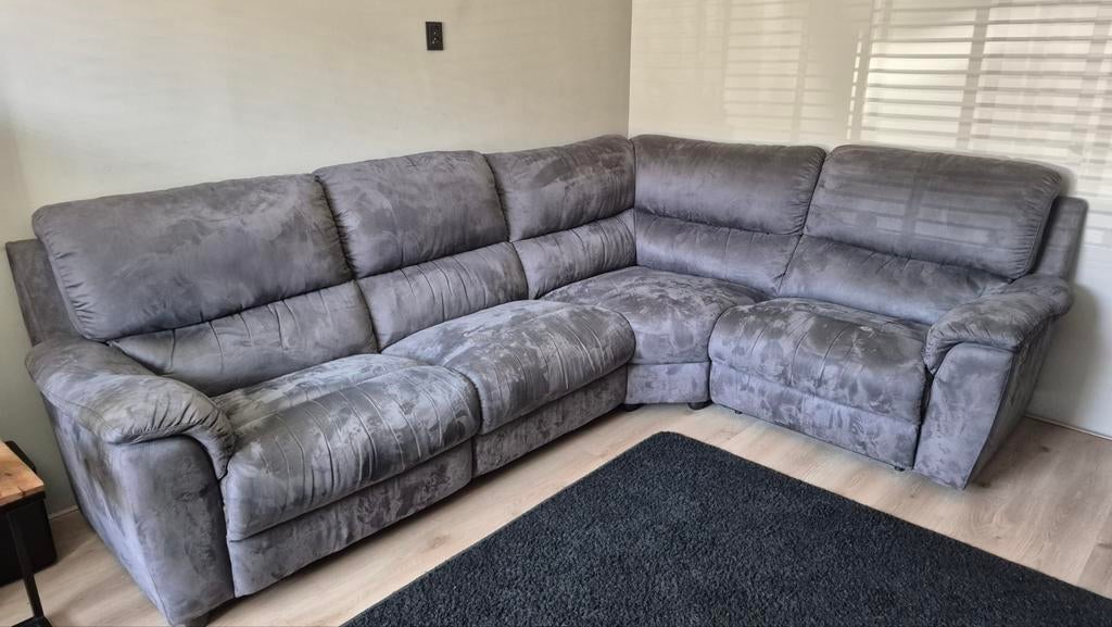 Hoekbank leverkleur met relaxgedeelte, 2 jaar oud, Huis en Inrichting, Ophalen, Zo goed als nieuw, Hoekbank, 200 tot 250 cm