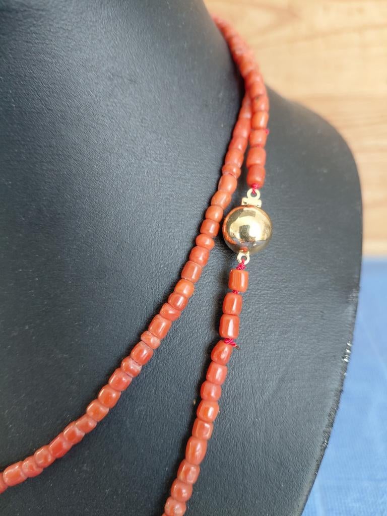 lange,mooie bloedkoraal ketting 94 cm, Sieraden, Tassen en Uiterlijk, Antieke sieraden, Verzenden, Goud, Ketting