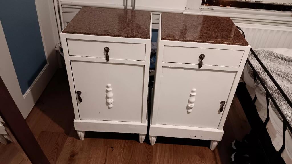 2 nachtkastjes, brocant met marmeren blad., Ophalen