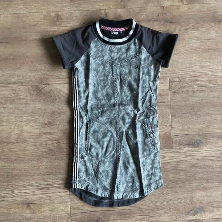 Like Flo | Meiden jurk ~ Maat 128 | Leatherlook | Korte mouw, Kinderen en Baby's, Kinderkleding | Maat 128, Meisje, Ophalen of Verzenden