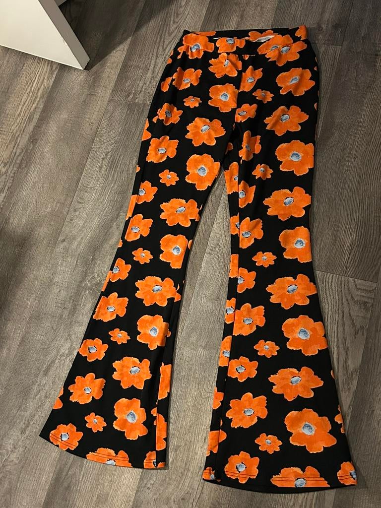 Colourful Rebel flared pants oranje bloem, maat L, Kleding | Dames, Broeken en Pantalons, Ophalen of Verzenden, Zo goed als nieuw