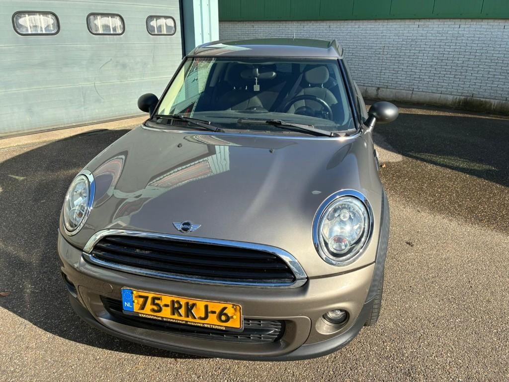 Mini Clubman 1.6 ONE Grijs, Auto's, Mini, Voorwielaandrijving, Euro 5, 4 cilinders, 4 stoelen