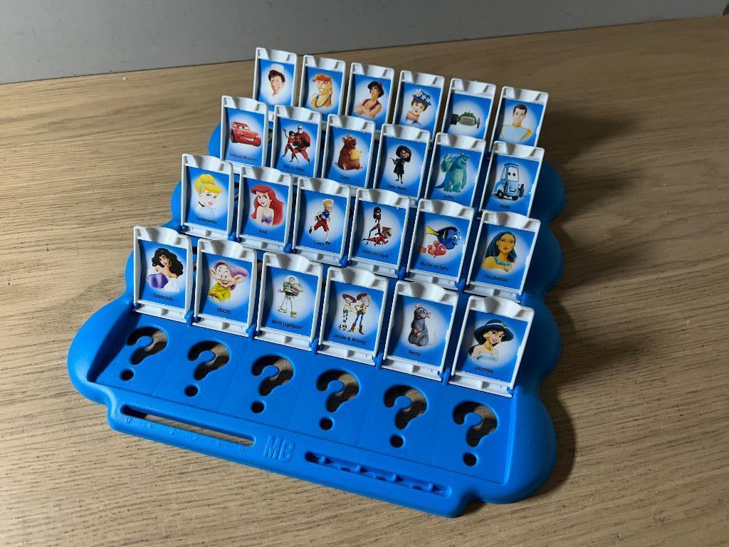 Wie is het? MB Disney Editie, Hobby en Vrije tijd, Gezelschapsspellen | Bordspellen, Ophalen of Verzenden, Zo goed als nieuw