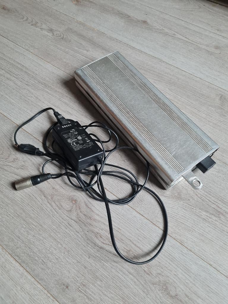 Multicycle accu + lader (50 km radius), Ophalen, Gebruikt