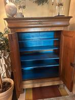 Antieke eiken meidenkast met blauw interieur, Ophalen