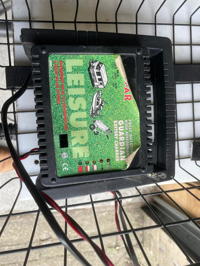 Leisure Guardian Acculader 12V 4A - Volautomatisch, Auto-onderdelen, Accu's en Toebehoren, Ophalen of Verzenden, Gebruikt, Universele onderdelen