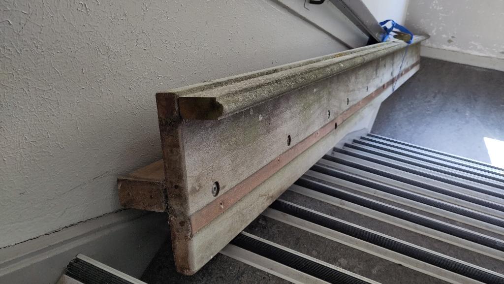 Hardhouten plank (voor bijv. balkonbar), Doe-het-zelf en Verbouw, Hout en Planken, Ophalen, Gebruikt, 25 tot 50 mm, Plank