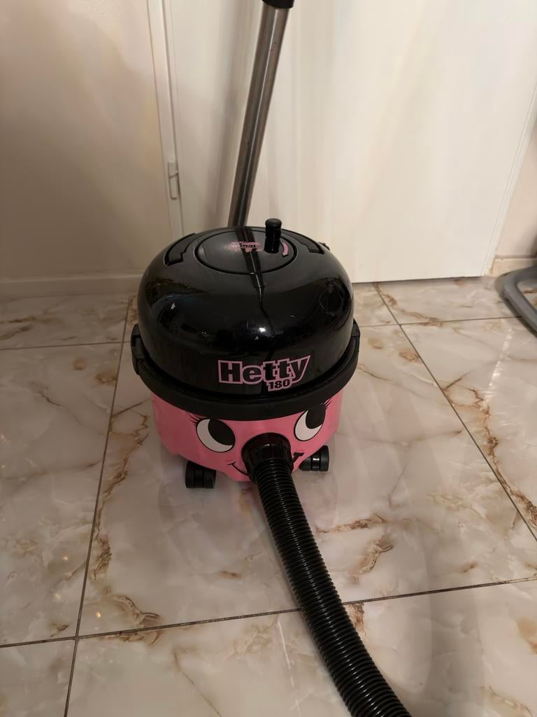 Numatic Hetty 180 Roze Stofzuiger Jaartje Oud Met 10 Zakken!, Ophalen, Gebruikt, Stofzuiger
