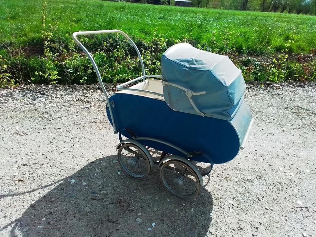 Te koop antieke kinderwagen, Ophalen