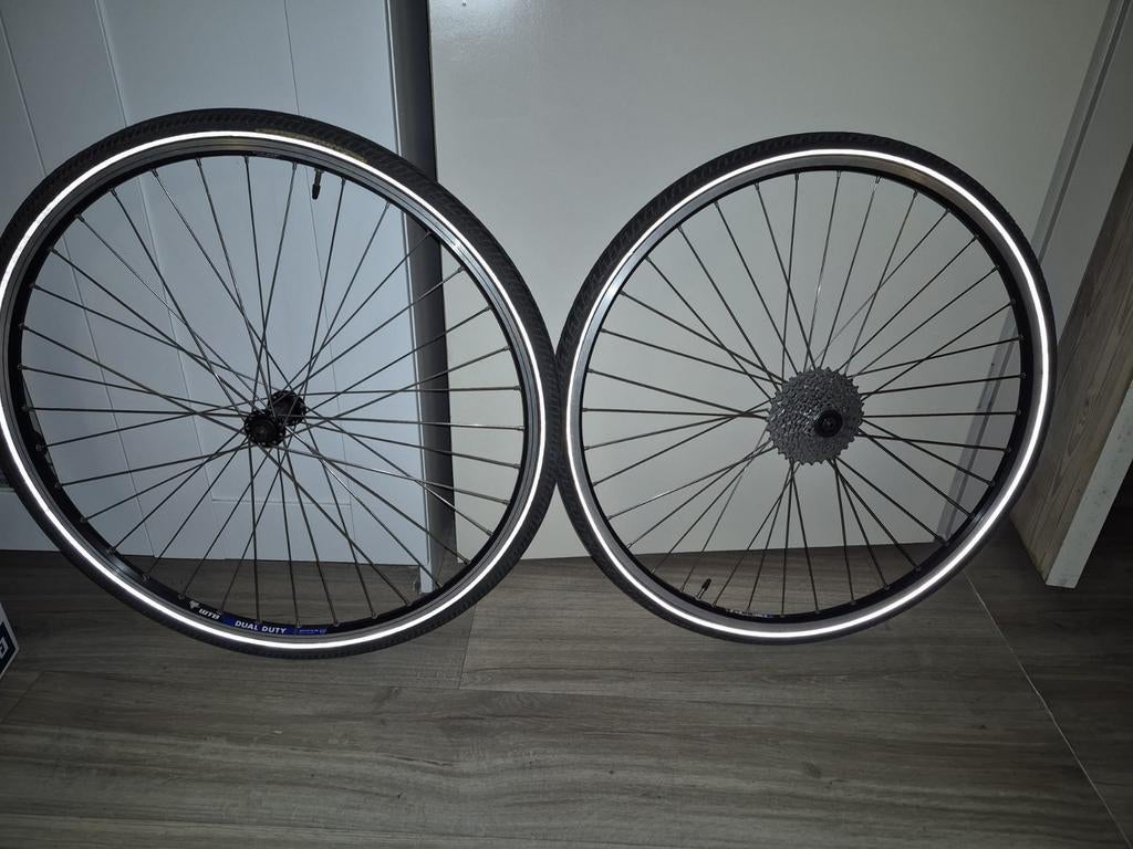 Wielenset met banden en cassette, Ophalen, Wiel
