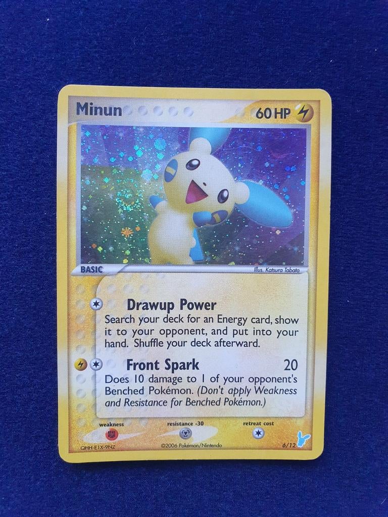 Minum 6/12 holo pokemon kaart, Ophalen of Verzenden, Zo goed als nieuw
