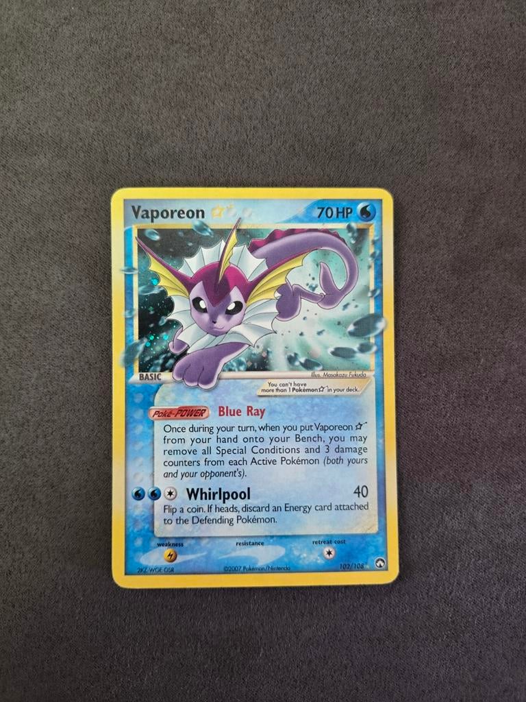 Oude Vaporeon 102/108 Pokémon kaart, Ophalen of Verzenden, Zo goed als nieuw, Foil