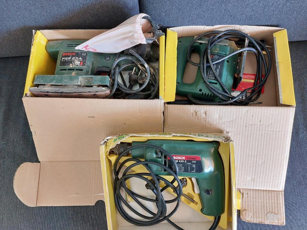 Boormachine, Decoupeerzaag en Schuurmachine van Bosch, Ophalen, Gebruikt, Minder dan 400 watt, Overige typen