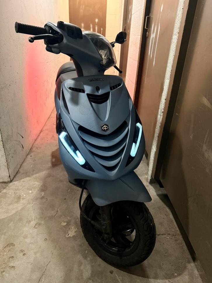 Zip piaggio, Fietsen en Brommers, Scooters | Piaggio, Gebruikt, Zip, Maximaal 45 km/u, Benzine, Ophalen