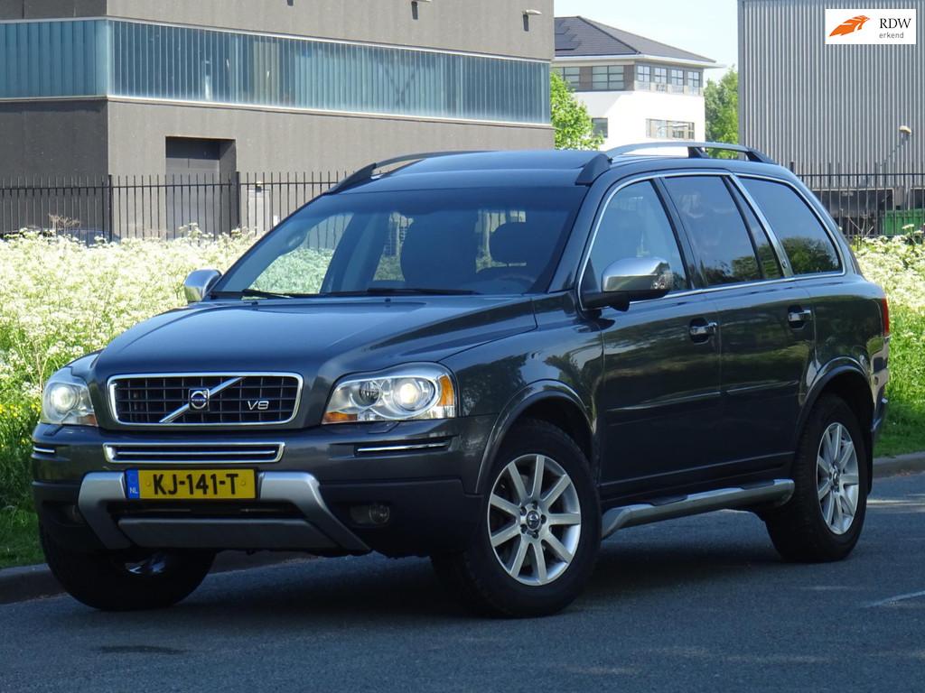 Volvo XC90 4.4 V8 Executive AUTOMAAT FULL OPTIONS, Auto's, Volvo, Gebruikt, 138 €/maand, Leder, Bedrijf