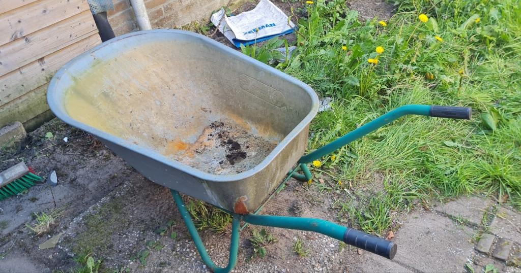 Oude kruiwagen, Ophalen, Gebruikt, Handmatig, Eenwielig