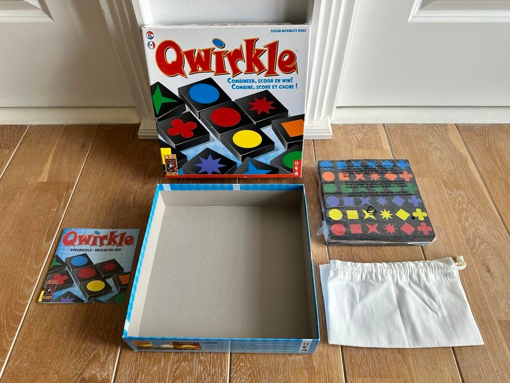 Qwirkle combineer, scoor en win! Groot spel. Verzenden kan., Hobby en Vrije tijd, Gezelschapsspellen | Bordspellen, Zo goed als nieuw