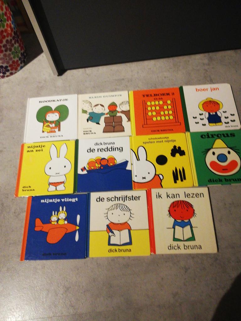 11 Nijntje boekjes, Dick Bruna, Boeken, Kinderboeken | Baby's en Peuters, Ophalen of Verzenden, Gelezen, 2 tot 3 jaar